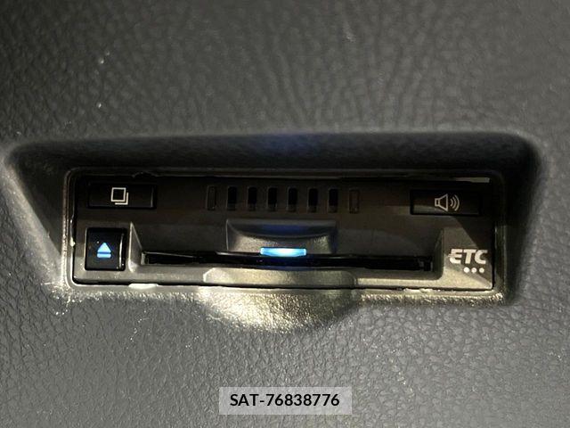 Toyota C-HR 2021-08 7615458-6