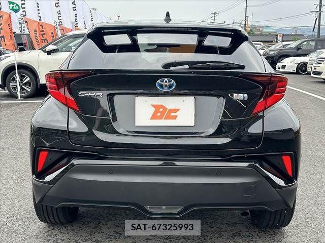 Toyota C-HR 2022-02 7615460-13