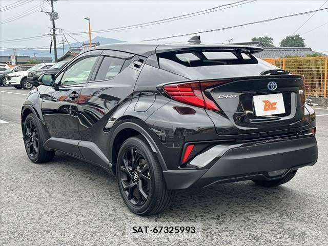 Toyota C-HR 2022-02 7615460-14