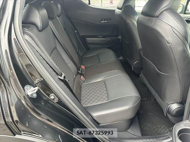 Toyota C-HR 2022-02 7615460-16