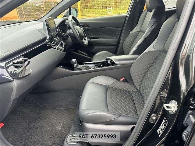 Toyota C-HR 2022-02 7615460-17