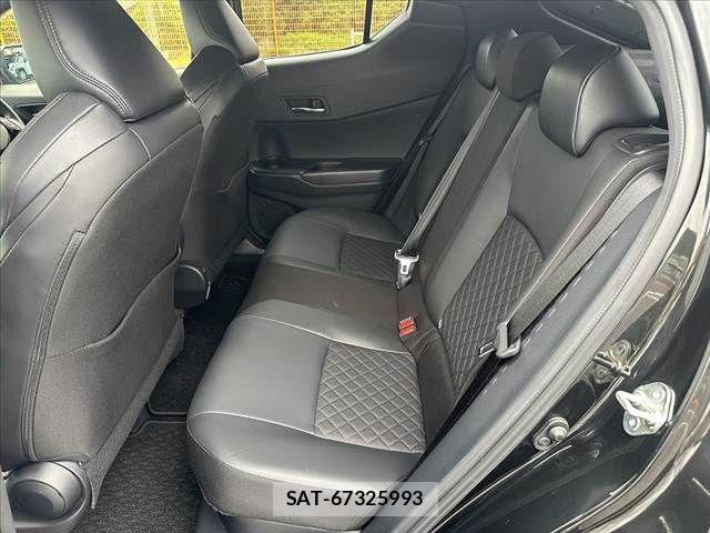 Toyota C-HR 2022-02 7615460-18