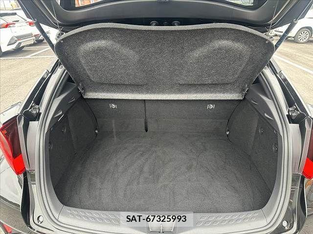 Toyota C-HR 2022-02 7615460-19