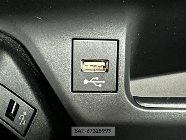 Toyota C-HR 2022-02 7615460-24