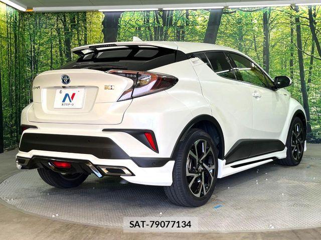 Toyota C-HR 2017-03 7615474-15