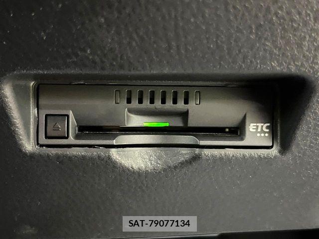 Toyota C-HR 2017-03 7615474-5