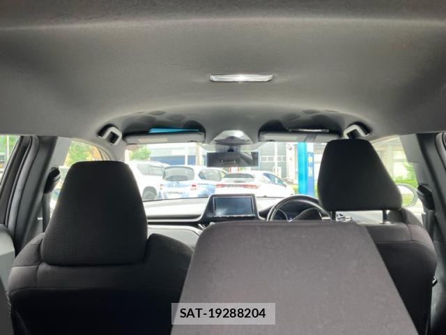 Toyota C-HR 2017-05 7615500-10