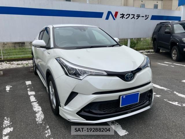 Toyota C-HR 2017-05 7615500-1