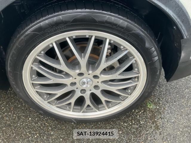 Toyota C-HR 2017-02 7615501-13