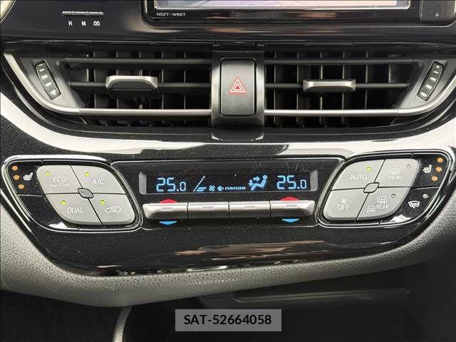 Toyota C-HR 2017-07 7615491-12