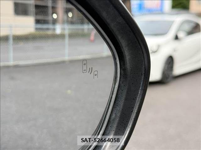 Toyota C-HR 2017-07 7615491-16