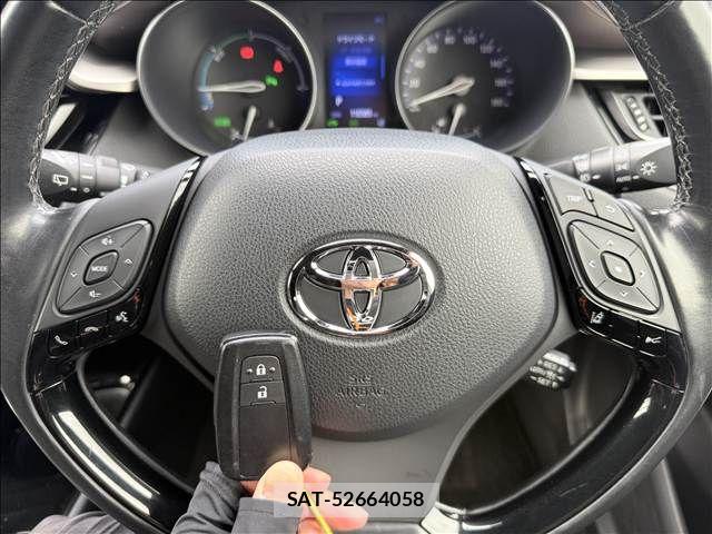 Toyota C-HR 2017-07 7615491-17