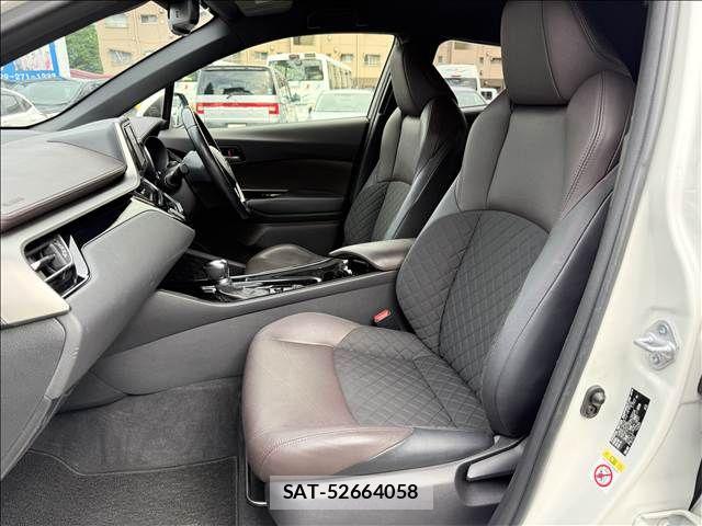 Toyota C-HR 2017-07 7615491-24