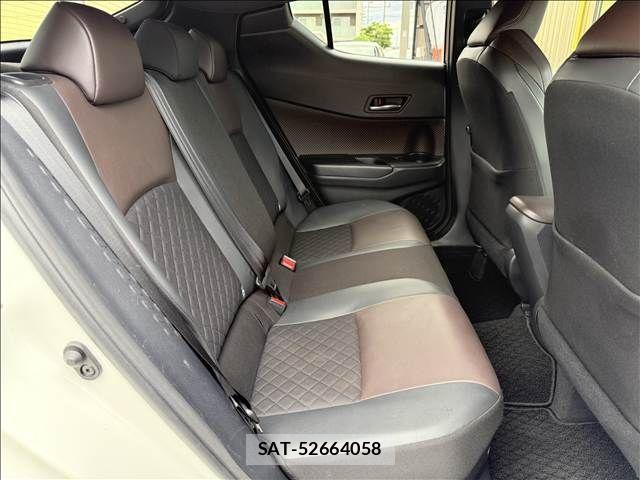 Toyota C-HR 2017-07 7615491-25