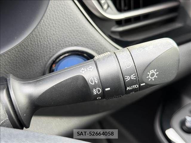 Toyota C-HR 2017-07 7615491-26