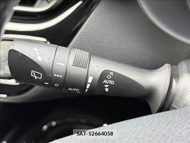 Toyota C-HR 2017-07 7615491-27