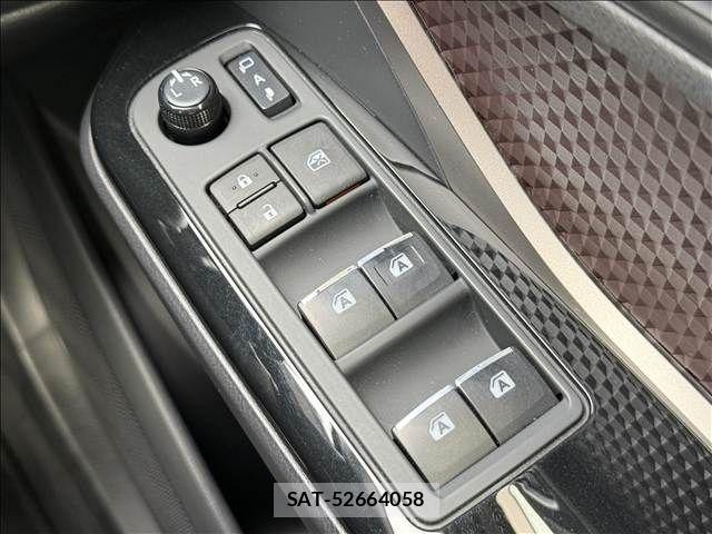Toyota C-HR 2017-07 7615491-28