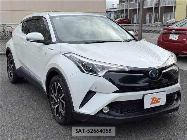 Toyota C-HR 2017-07 7615491-4