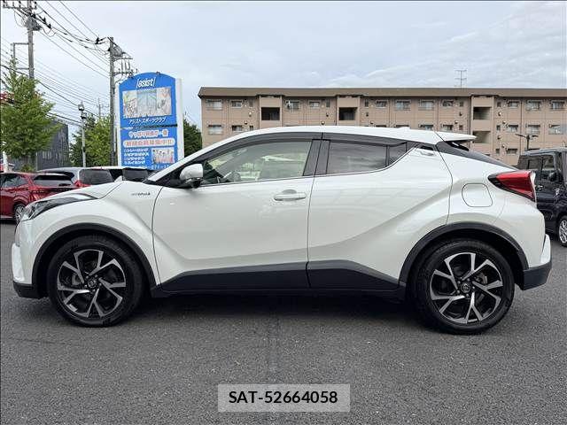 Toyota C-HR 2017-07 7615491-5