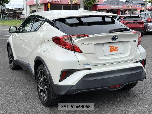Toyota C-HR 2017-07 7615491-7