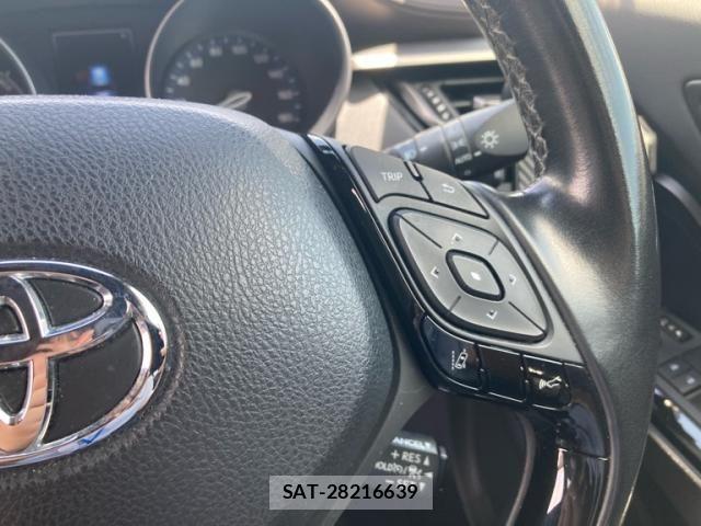 Toyota C-HR 2017-05 7615493-12