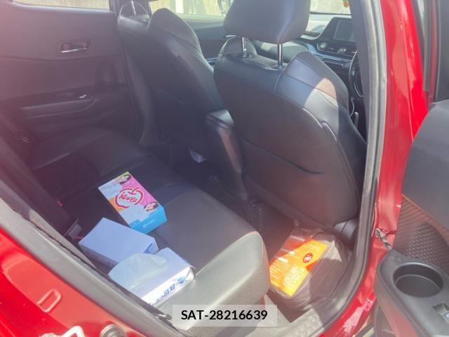 Toyota C-HR 2017-05 7615493-19