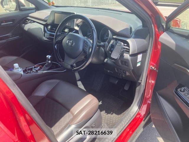 Toyota C-HR 2017-05 7615493-8