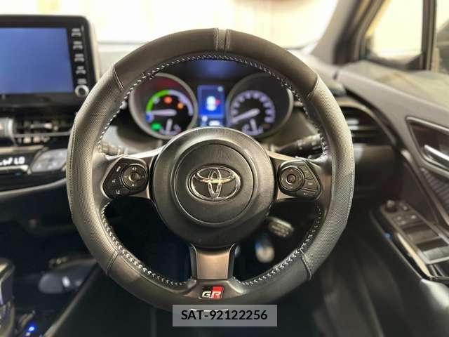 Toyota C-HR 2020-08 7615464-9