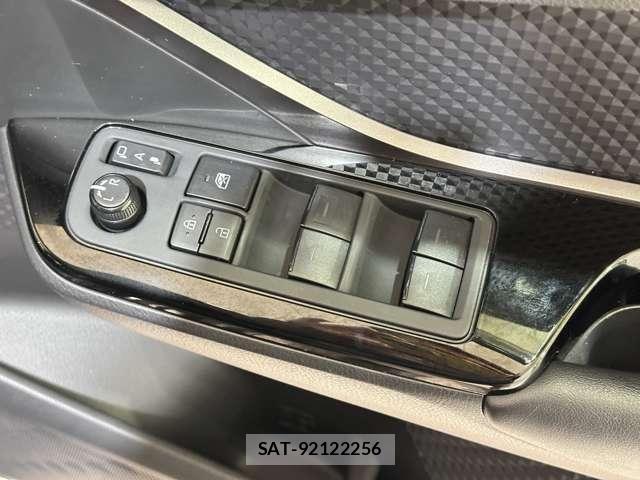 Toyota C-HR 2020-08 7615464-16