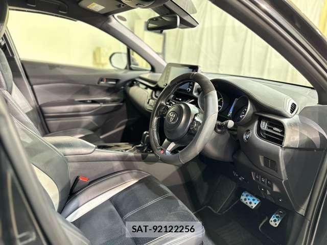 Toyota C-HR 2020-08 7615464-8