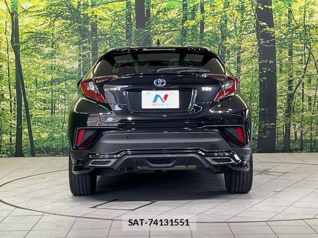 Toyota C-HR 2017-09 7615489-15