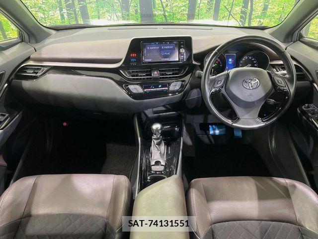 Toyota C-HR 2017-09 7615489-1