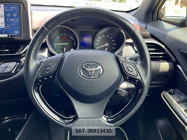 Toyota C-HR 2018-02 7615472-13
