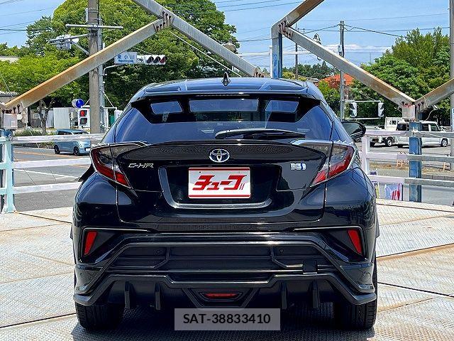 Toyota C-HR 2018-02 7615472-22