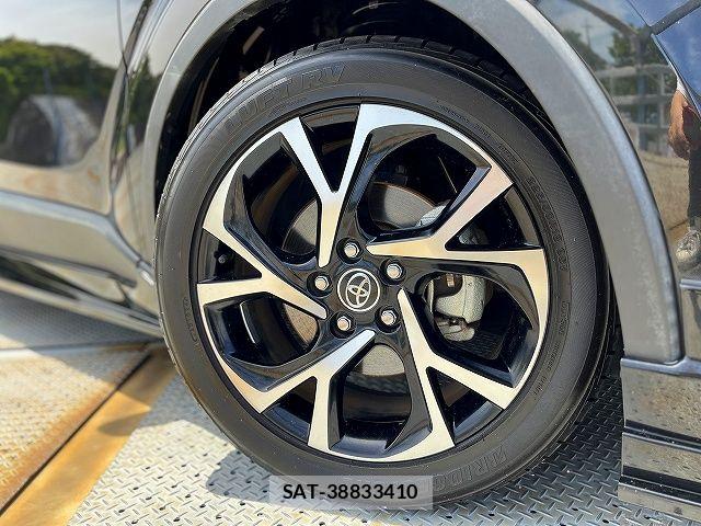 Toyota C-HR 2018-02 7615472-26