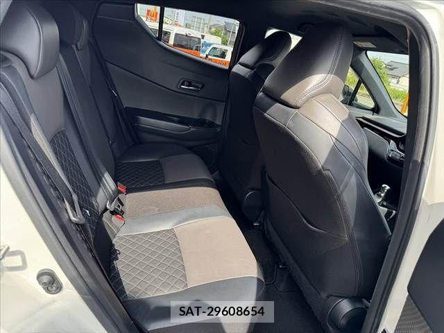 Toyota C-HR 2020-03 7615462-16