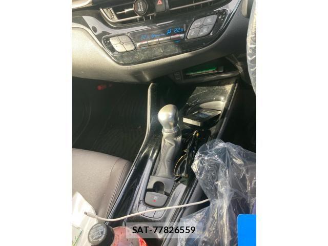 Toyota C-HR 2016-12 7721870-21