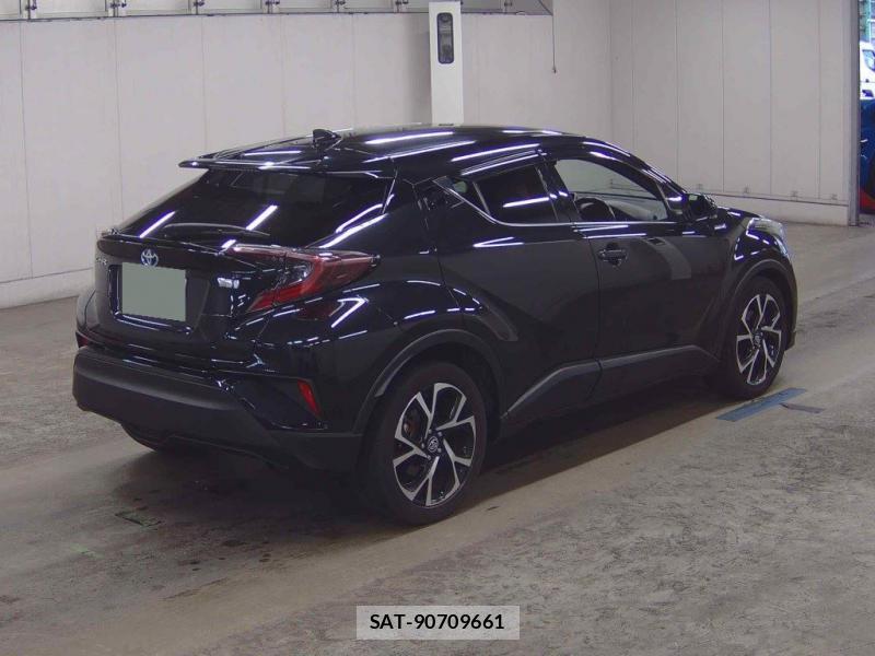 Toyota C-HR 2017-01 7738518-2