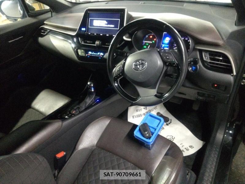 Toyota C-HR 2017-01 7738518-4