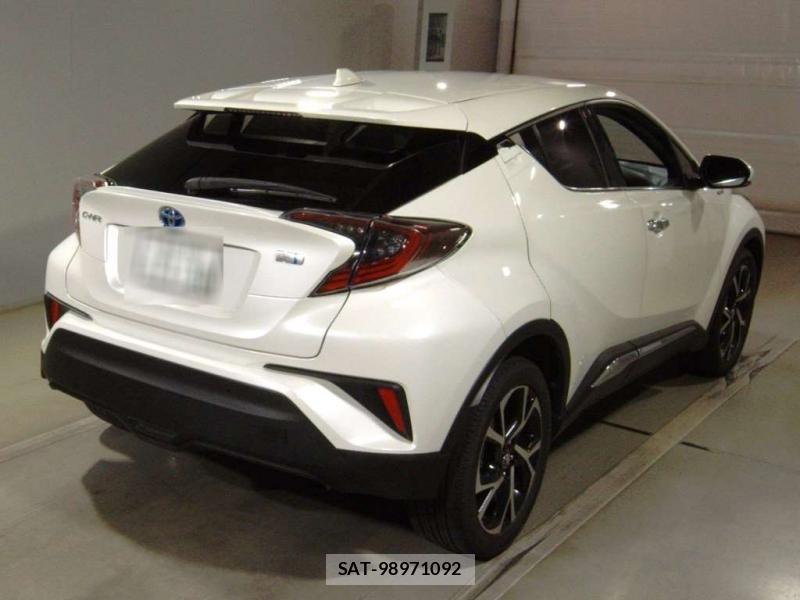 Toyota C-HR 2018-05 7749327-1