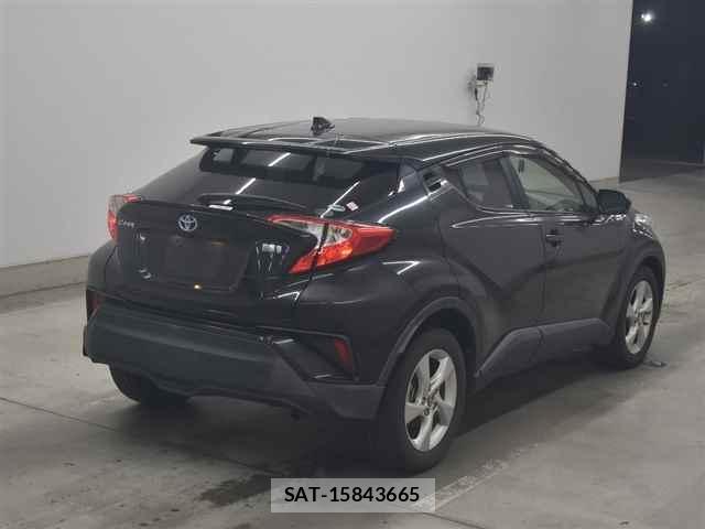Toyota C-HR 2017-06 7519245-4