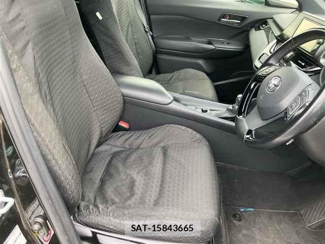 Toyota C-HR 2017-06 7519245-6