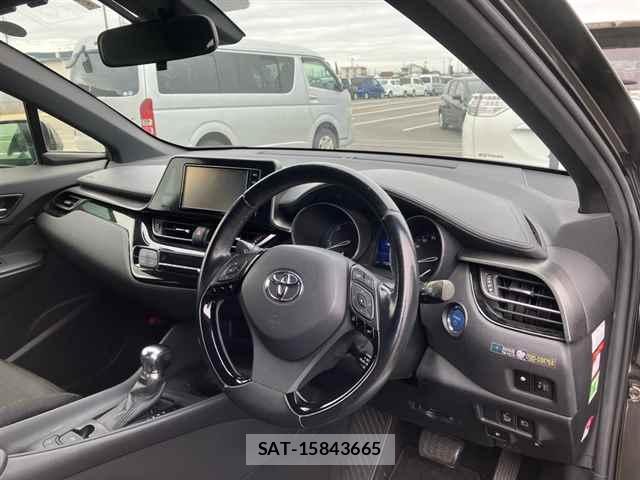 Toyota C-HR 2017-06 7519245-7
