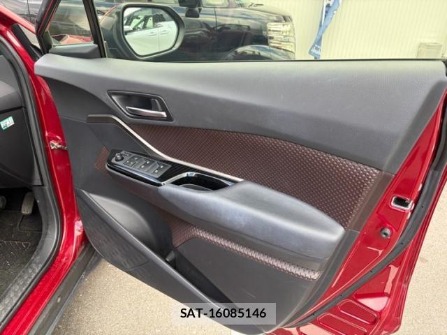 Toyota C-HR 2016-12 7783403-10