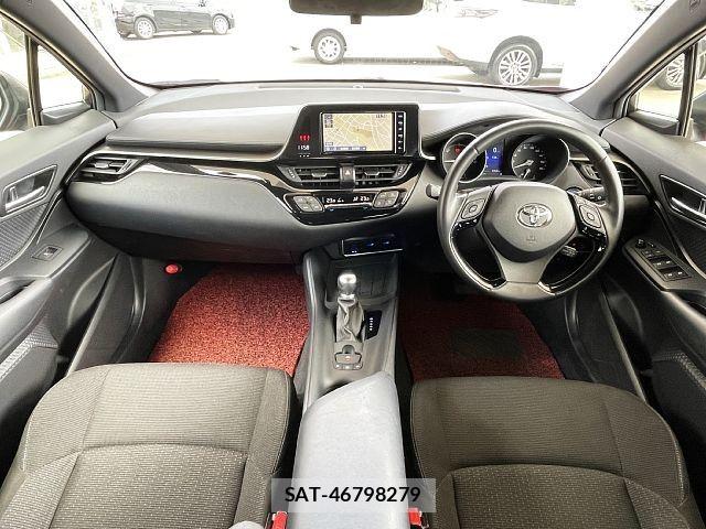 Toyota C-HR 2019-08 7875738-1