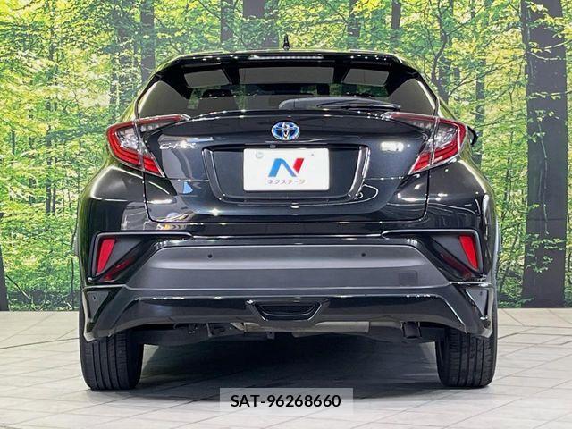 Toyota C-HR 2018-01 7875733-14