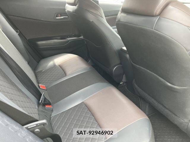 Toyota C-HR 2018-06 7875736-13