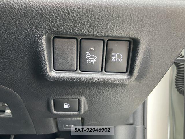 Toyota C-HR 2018-06 7875736-25