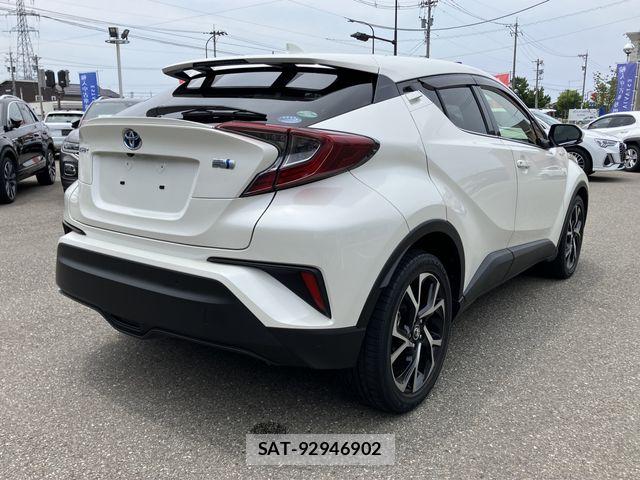 Toyota C-HR 2018-06 7875736-2