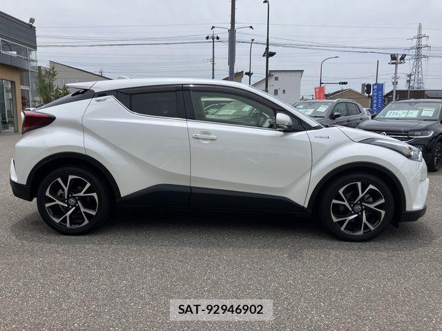 Toyota C-HR 2018-06 7875736-5